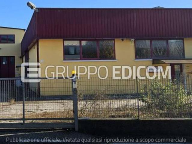 Locale Commerciale in vendita a Sant'Angelo di Sala, Villanova Di Camposanpiero