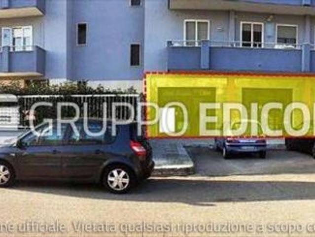 Locale Commerciale in vendita a Puglia, Lecce