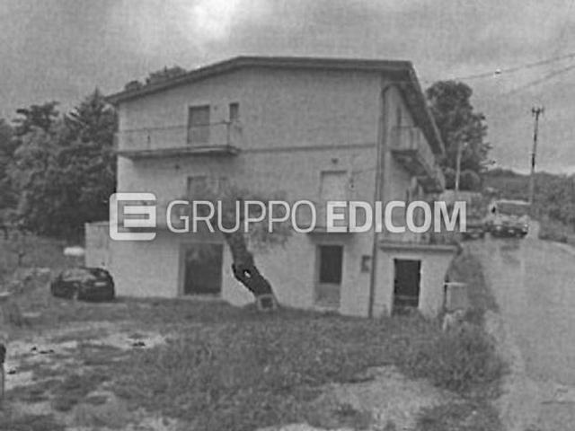 Capannone in vendita a Campoli Del Monte Taburno, Campania