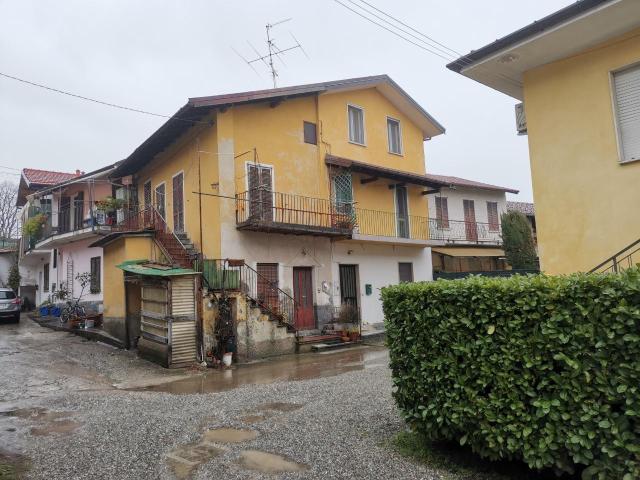 Palazzo in vendita a Bregano, Lombardia