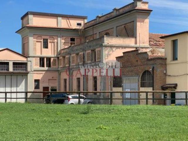 Palazzo in vendita a Unione di Comuni della Romagna Forlivese, Quattro