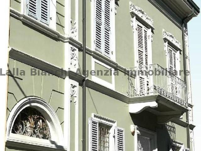 Palazzo in vendita a Centro Storico, Marche