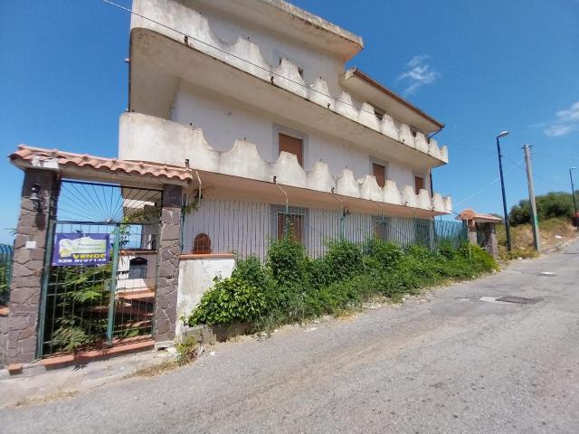 Palazzo in vendita a Calabria, Cosenza
