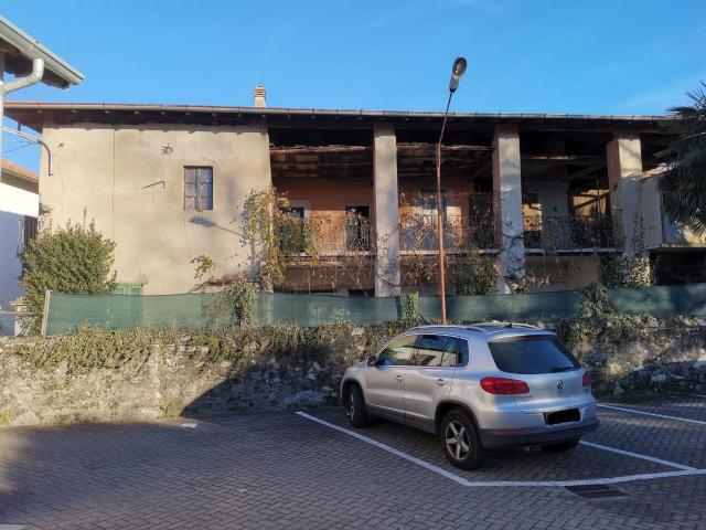 Palazzo in vendita a Cheglio, Taino