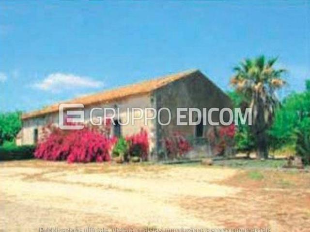 Capannone in vendita a Lentini, Sicilia