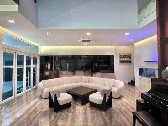 Detached House for sale
