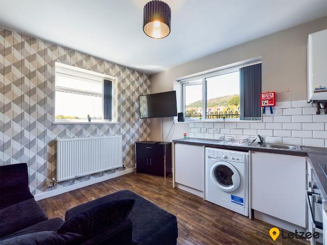 Apartment for rent in Nangreaves, Wales