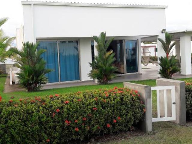 Fabulosa con 4 recamaras y acceso al club de playa!