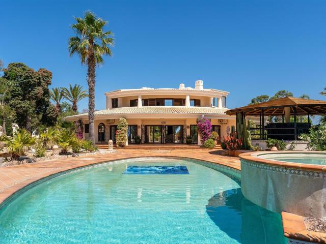 Vivenda venda em Lagoa, Faro