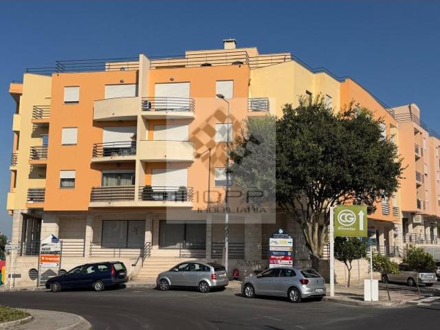 Apartamento venda em Santiago Dos Velhos, Lisboa