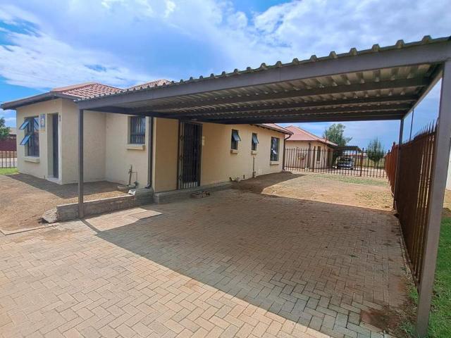 Townhouse for sale in Bloemfontein, Free State