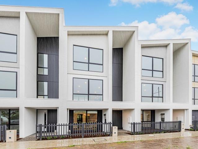 Townhouse for rent in Alarah Estate, Melbourne