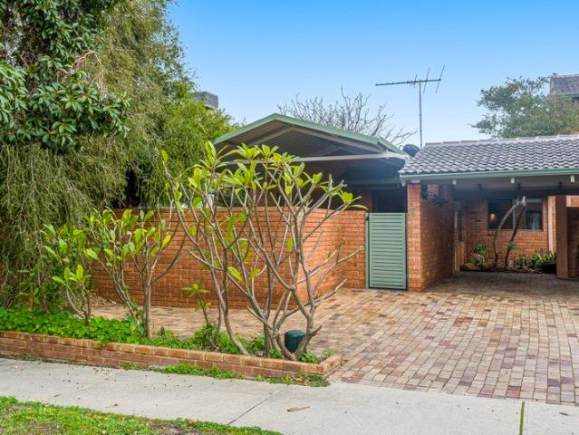 Villa for sale in Como, Western Australia