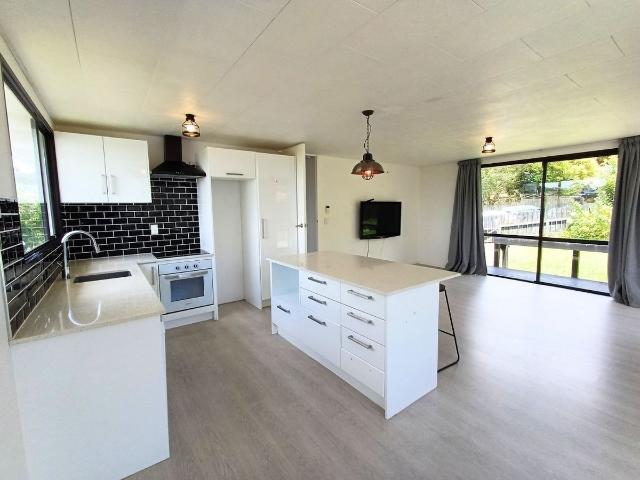 House for rent in Oratia