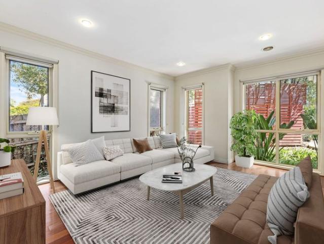 Townhouse for rent in Mont Albert North, Melbourne