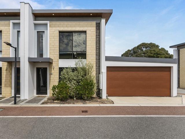 Townhouse for sale in Coolbellup, City of Cockburn