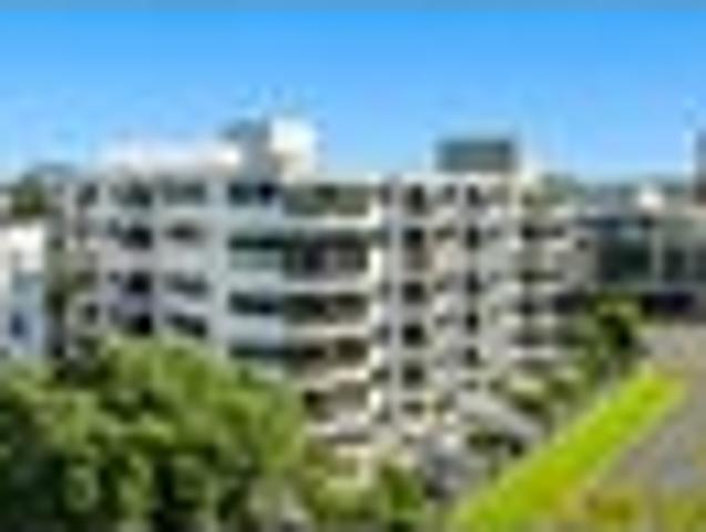 Apartment for sale in Takapuna