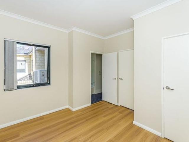 Townhouse for rent in Cambridge, Western Australia