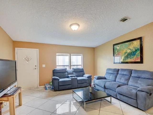 Room for rent in West Palm Beach, Florida
