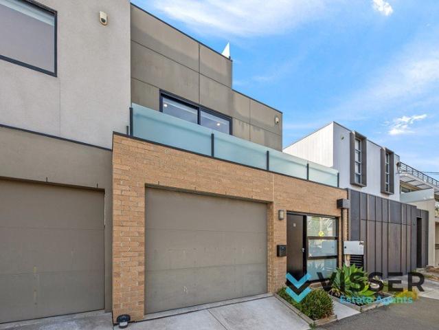 Townhouse for rent in Balaclava, Melbourne