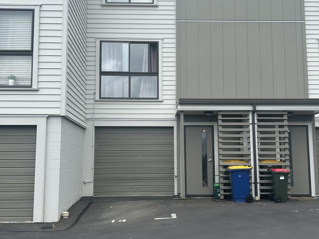 House for rent in Paremoremo