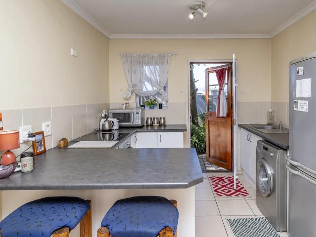 Townhouse for sale in Cape Town, Northern Suburbs
