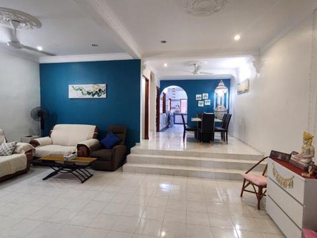 Terraced House for sale in Malaka
