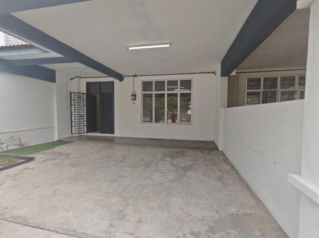 Terraced House for sale in Malaka