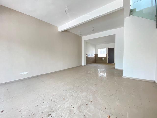 Terraced House for sale in Malaka