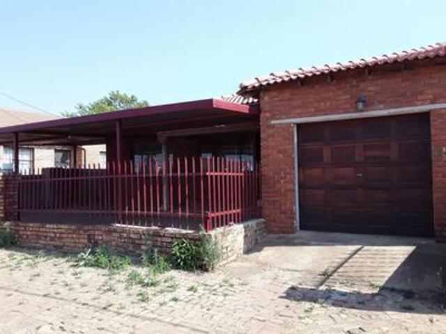House for sale in Waterkloof, Gauteng