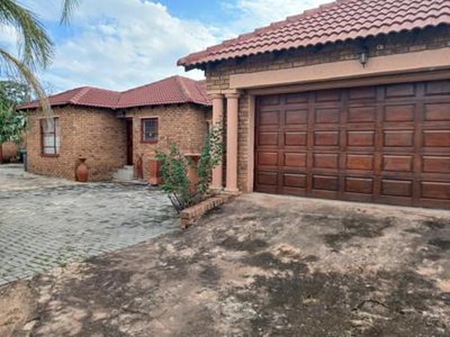 House for sale in Akasia, Gauteng
