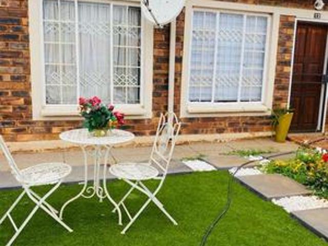 Townhouse for sale in Akasia, Gauteng