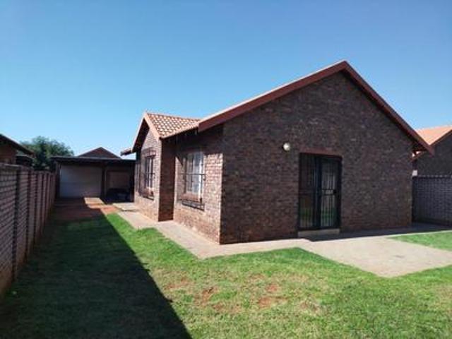 Townhouse for sale in Akasia, Gauteng