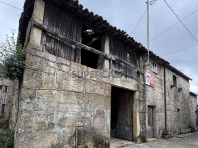 Casa venda em Amares, Igreja, Assento e Linharelho