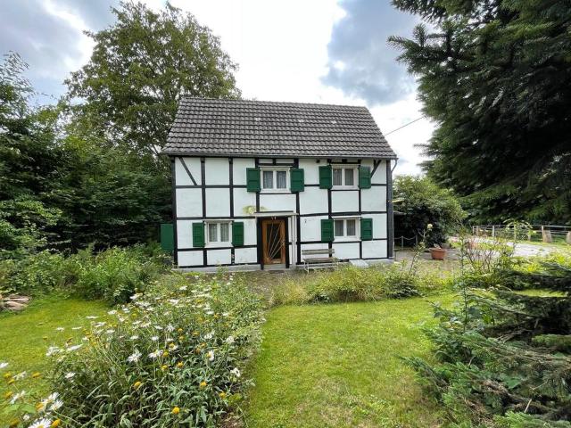 Haus kaufen in Bergisch Neukirchen, Leverkusen