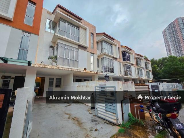 Townhouse for sale in Petaling, Subang Jaya