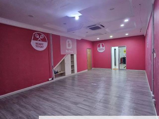 Shop for rent in Malaka