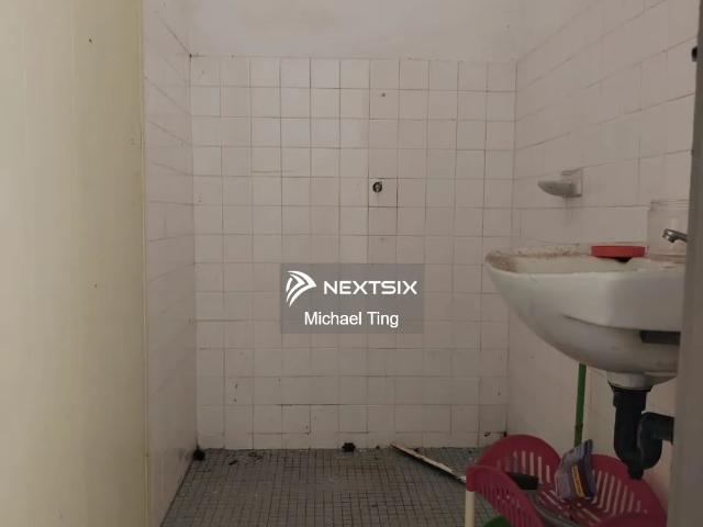 Shop for rent in Kajang, Langat