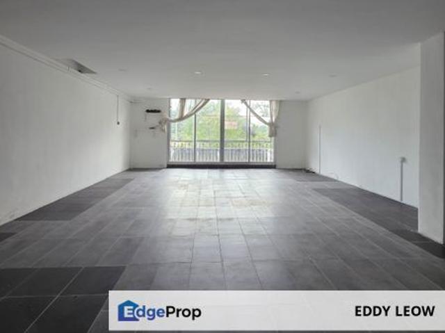 Shop for rent in Malaka