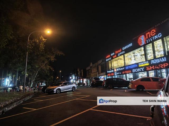 Shop for rent in Kajang, Langat