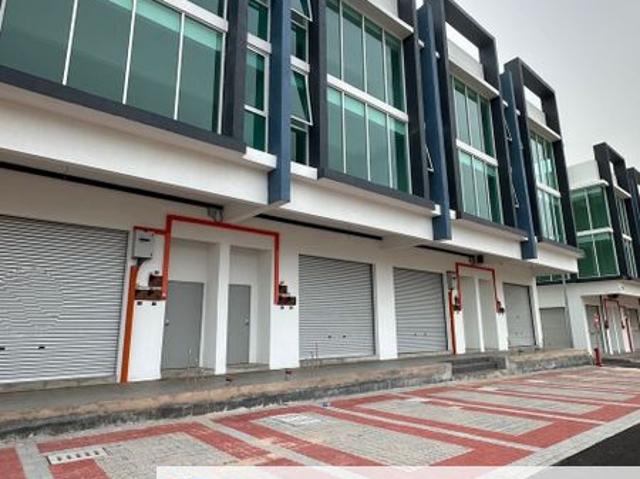 Shop for rent in Malaka