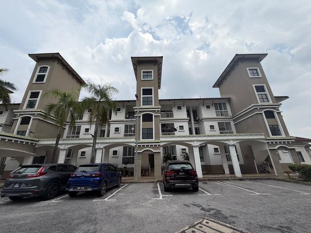 Townhouse for sale in Petaling, Damansara Damai