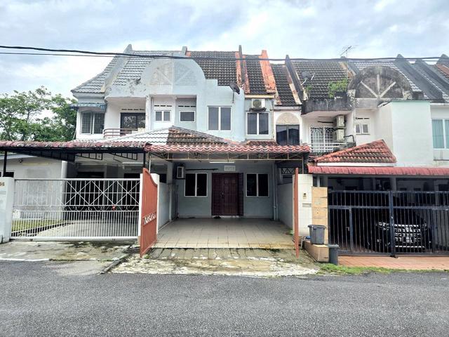 Terraced House for sale in Langat, Selangor