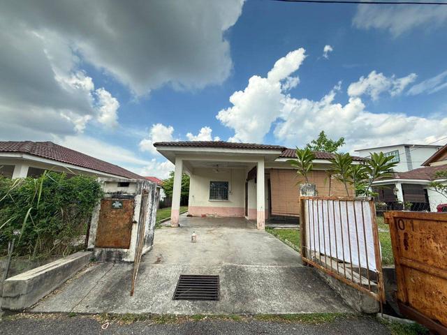 Bungalow for sale in Petaling, Subang Jaya