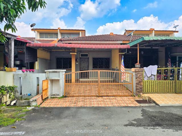 Terraced House for sale in Tanjong Sepat, Selangor