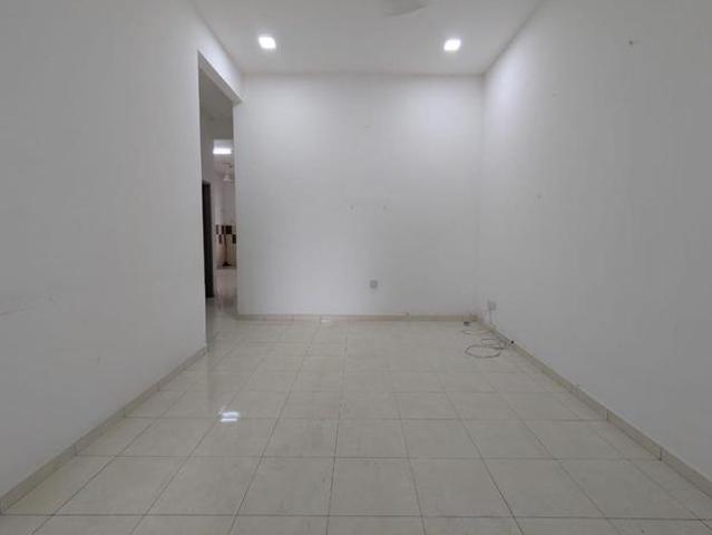 Terraced House for sale in Malaka