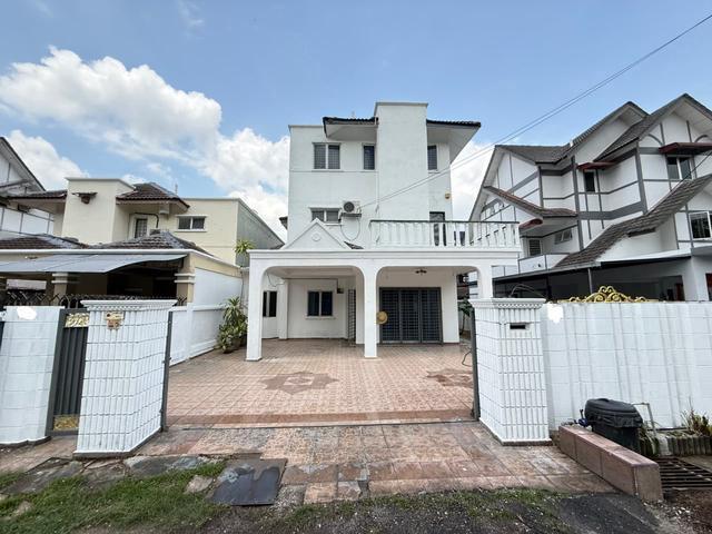 Bungalow for sale in Selayang, Selangor