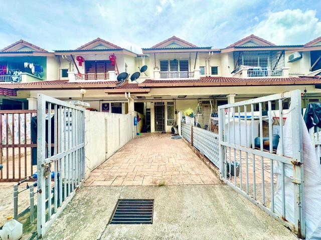 Townhouse for sale in Petaling, Subang Jaya