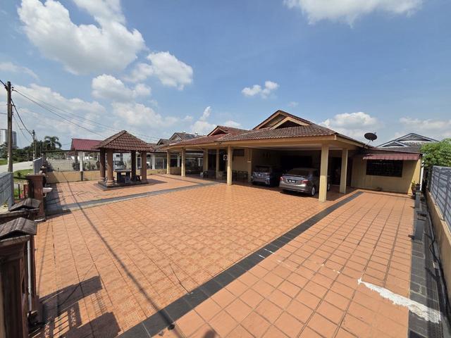 Bungalow for sale in Kajang, Langat