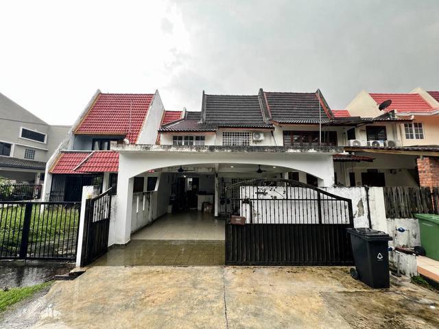 Terraced House for sale in Langat, Selangor